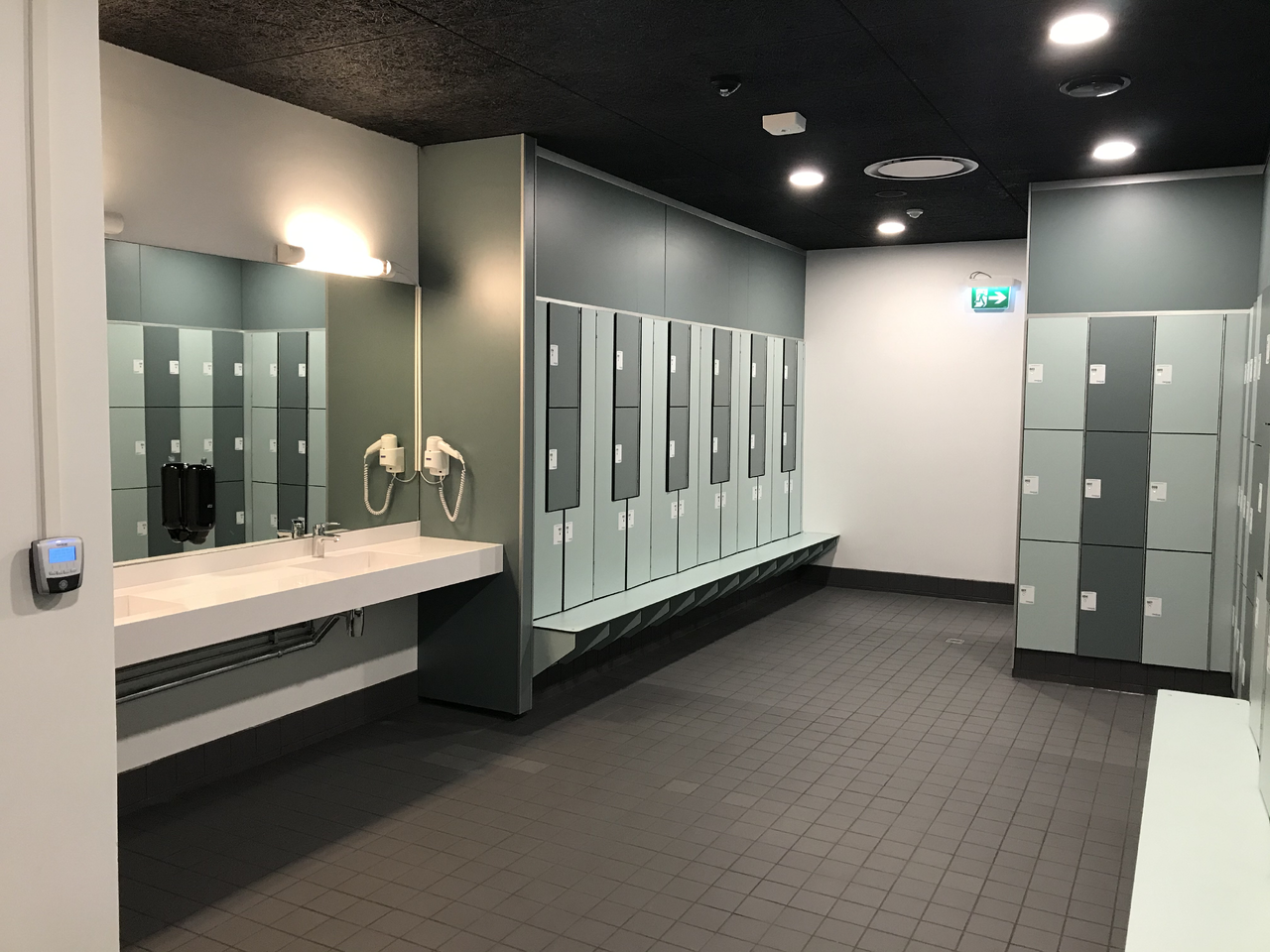 Garderobe til svømmehaller